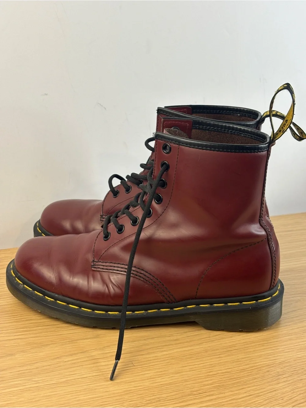 Dr.‎ Martens Men's 7 Woman’s 8 Burgundy Leather Lace-Up Boots with Black Laces